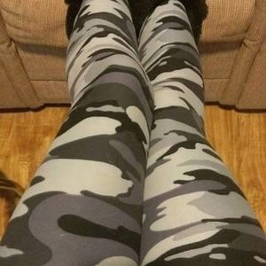 One Size Adult Grey Camo Leggings